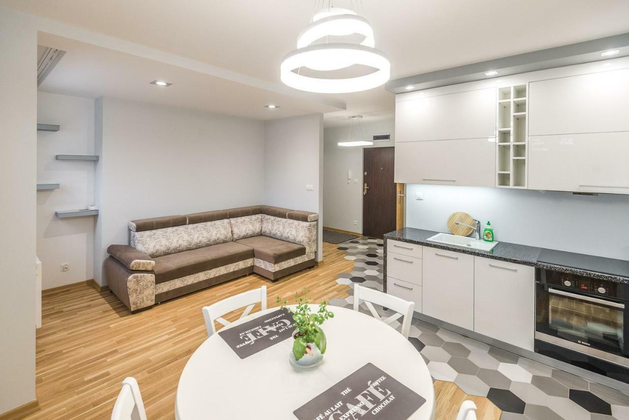 Apartament 48M W Centrum Grojca Grojec  Esterno foto