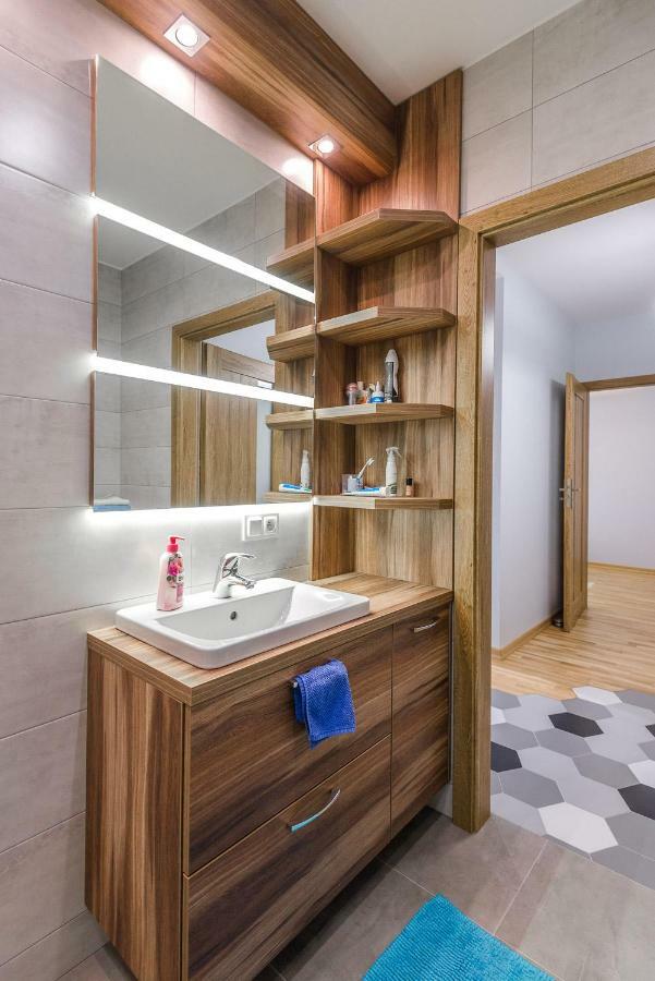 Apartament 48M W Centrum Grojca Grojec  Esterno foto