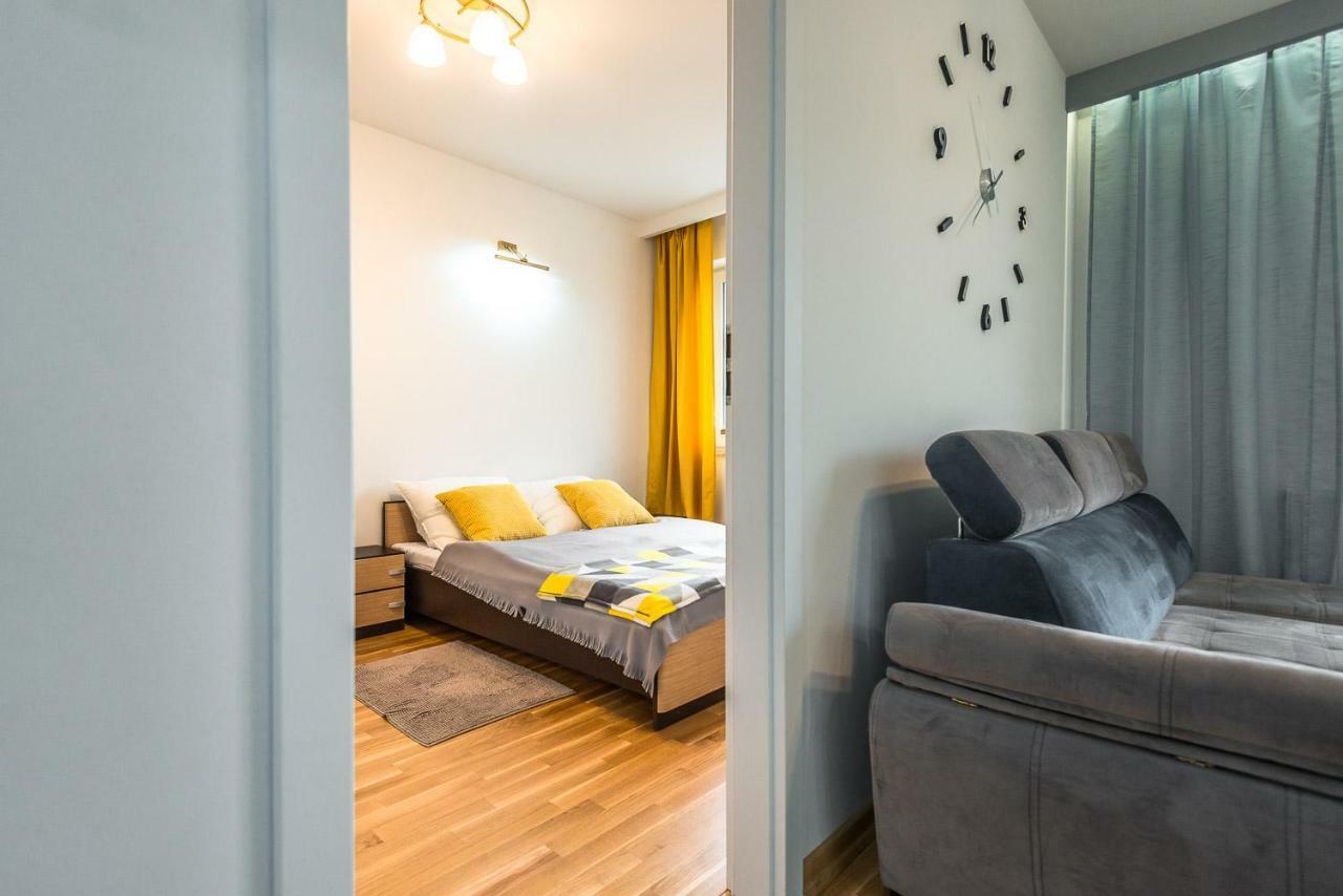 Apartament 48M W Centrum Grojca Grojec  Esterno foto