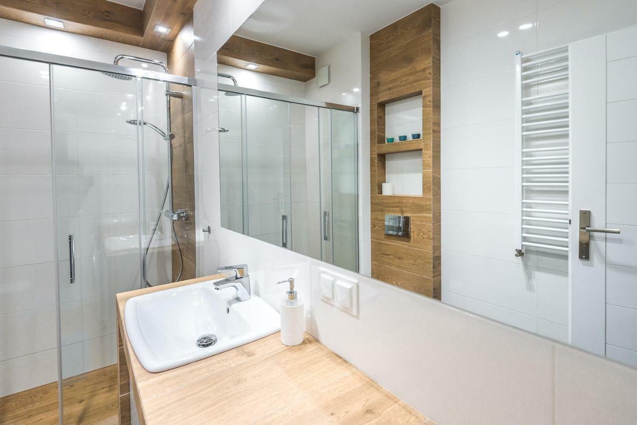 Apartament 48M W Centrum Grojca Grojec  Esterno foto